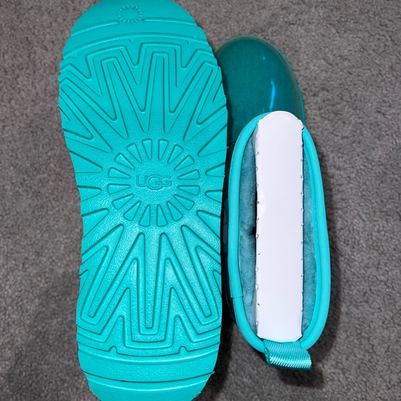 UGG Women’s Classic Clear Mini Boots (Waterproof) - Picture 7 of 7